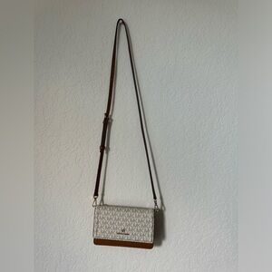 Crossbody purse